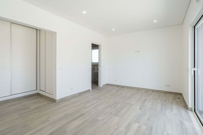 Image No.20-4 Bed Villa for sale