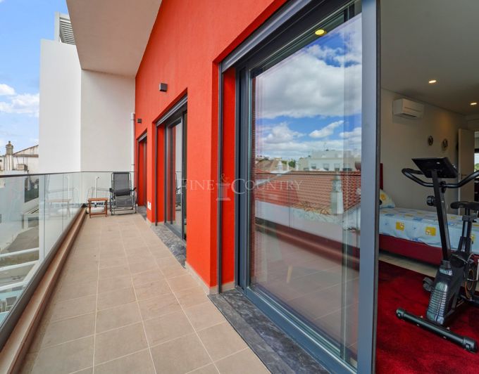 Image No.12-3 Bed Apartment for sale