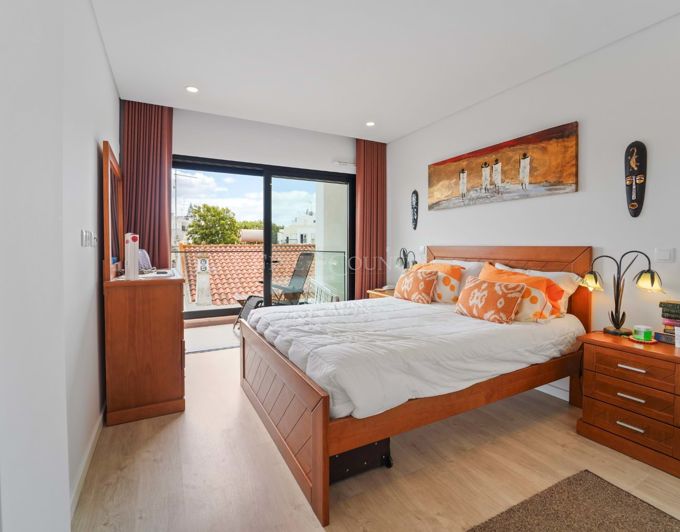 Image No.13-3 Bed Apartment for sale