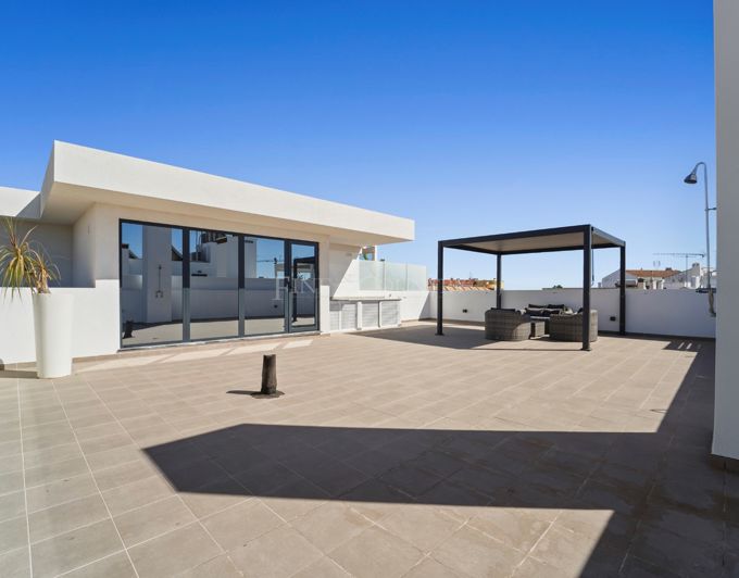 Image No.19-3 Bed Apartment for sale