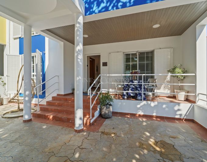 Image No.32-5 Bed Townhouse for sale