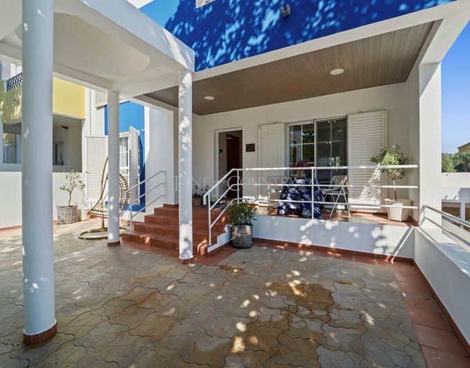 Image No.46-5 Bed Townhouse for sale