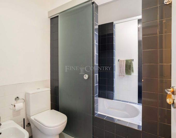 Image No.18-2 Bed Apartment for sale