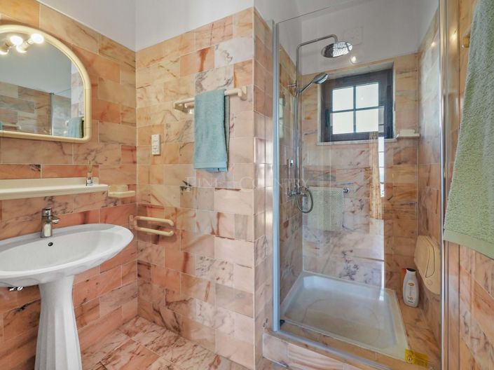 Image No.28-2 Bed Property for sale