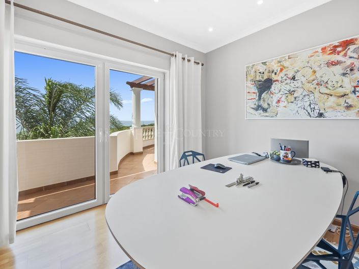 Image No.58-7 Bed Property for sale