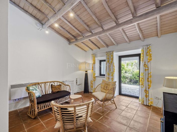 Image No.28-3 Bed Property for sale