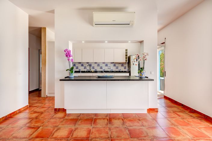 Image No.5-4 Bed Property for sale