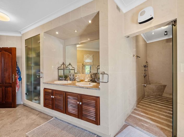 Image No.27-4 Bed Property for sale