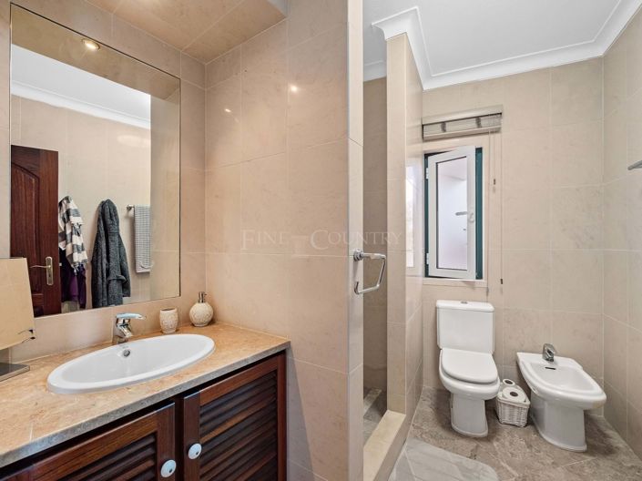 Image No.33-4 Bed Property for sale