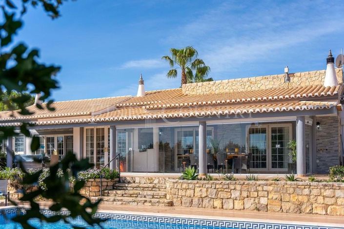 Image No.19-6 Bed Property for sale