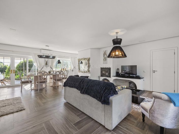 Image No.40-6 Bed Property for sale