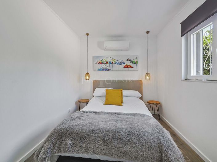 Image No.45-6 Bed Property for sale