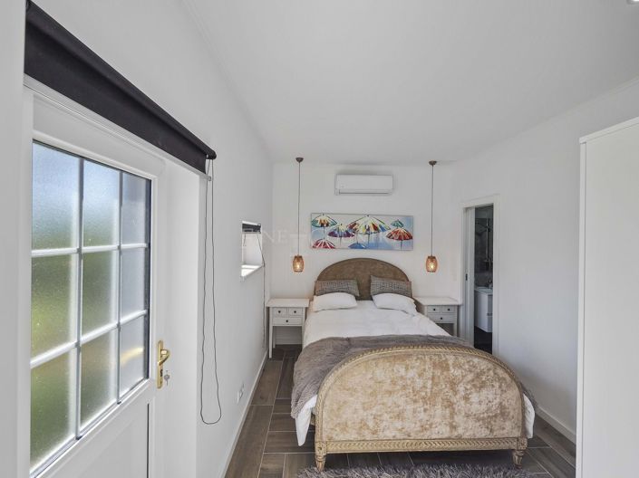 Image No.47-6 Bed Property for sale