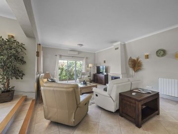 2104-343397-b952a8cbdbc2fd66601ce91bb265b9cce