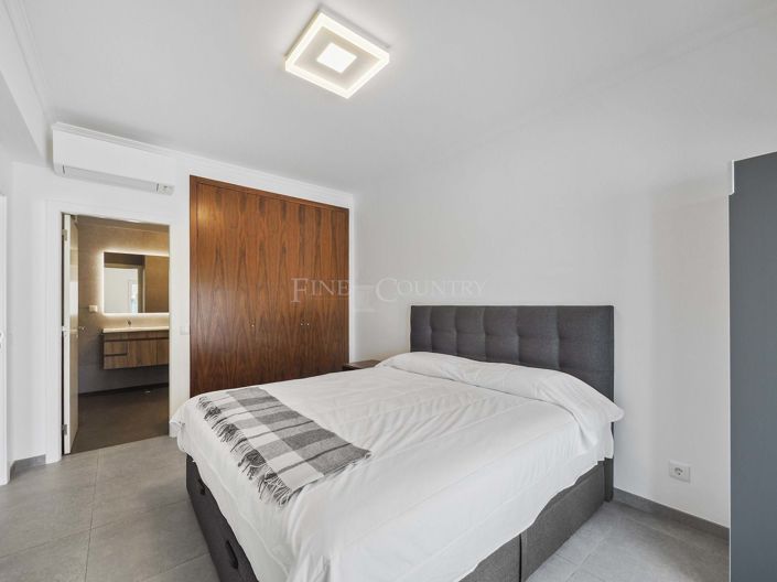 Image No.23-2 Bed Townhouse for sale