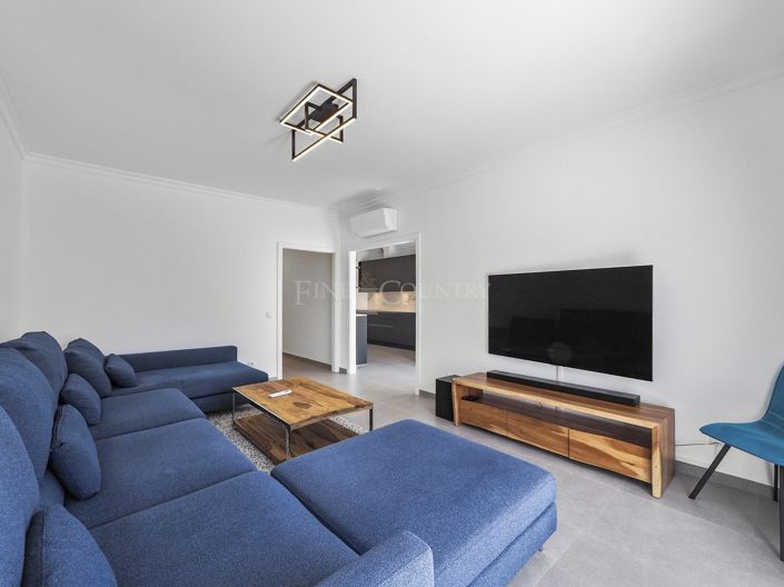 Image No.9-2 Bed Townhouse for sale