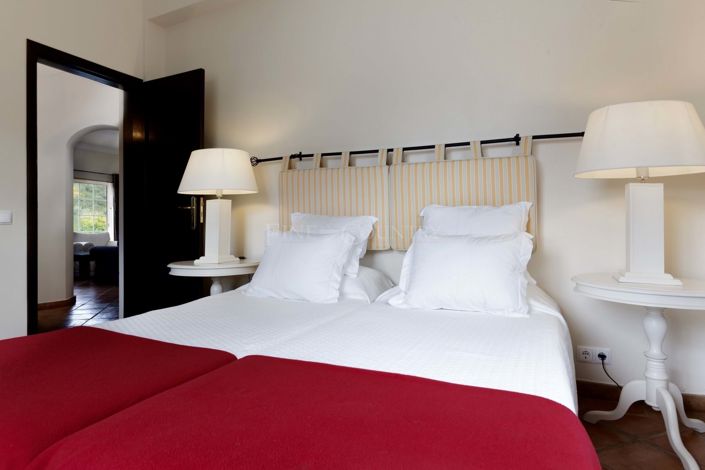 Image No.10-7 Bed Villa for sale