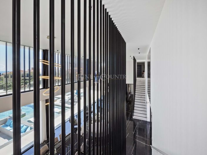 Image No.21-5 Bed Property for sale