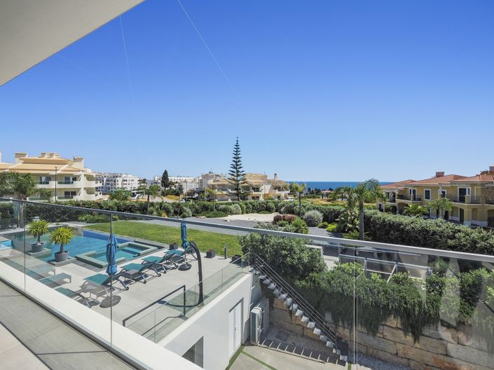 Image No.25-5 Bed Property for sale