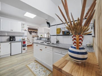 2104-348961-b952a8cbdbc2fd66601ce91bb265b9cce