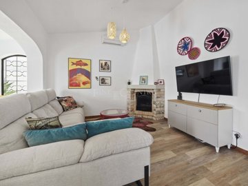 2104-348961-b952a8cbdbc2fd66601ce91bb265b9cce