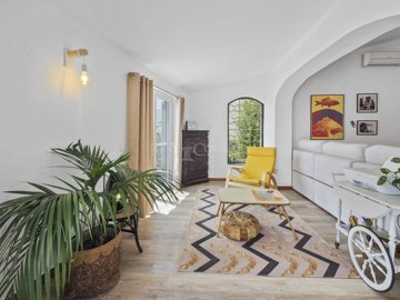 2104-348961-b952a8cbdbc2fd66601ce91bb265b9cce