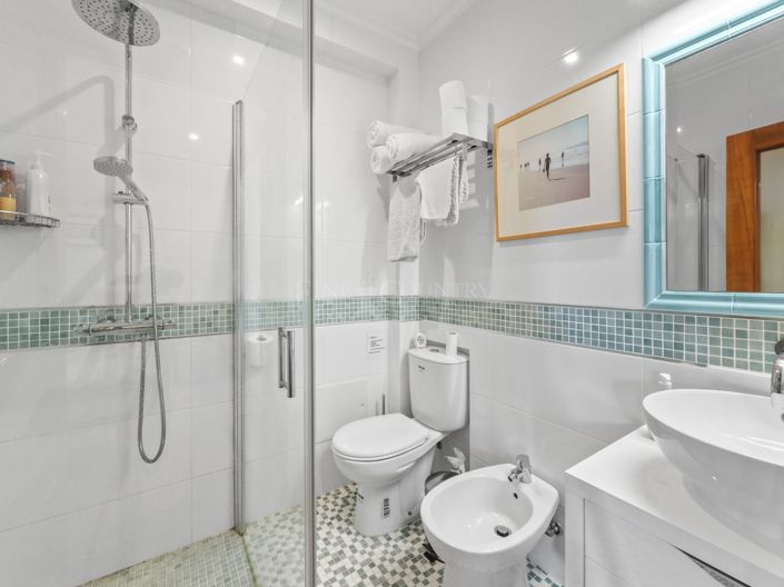 Image No.18-4 Bed Property for sale