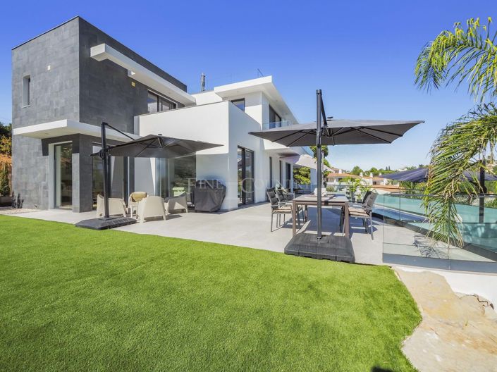 Image No.3-4 Bed Property for sale