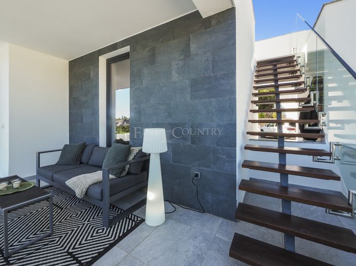 Image No.51-4 Bed Property for sale