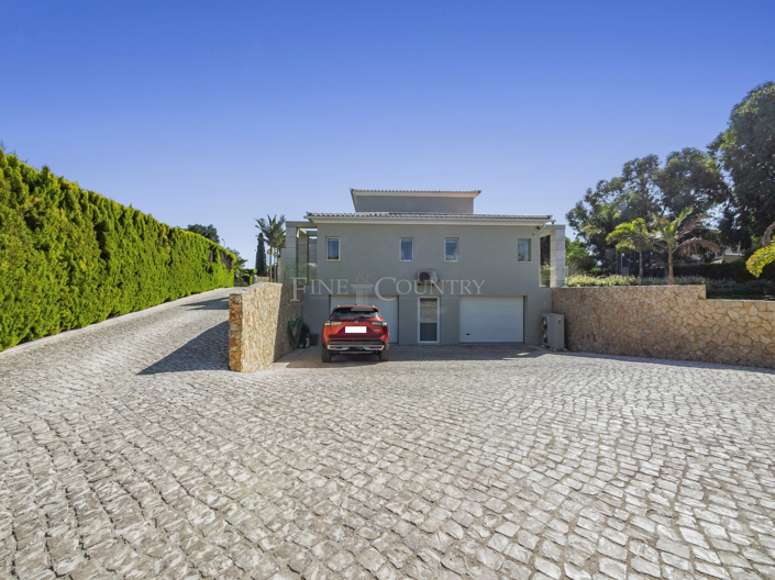 Image No.42-3 Bed Property for sale