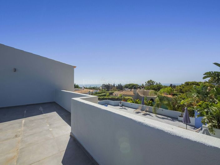 Image No.27-3 Bed Property for sale