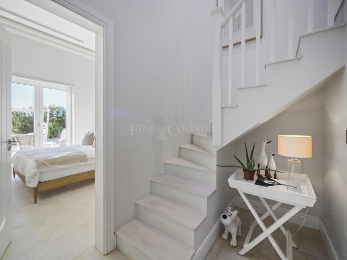 Image No.25-4 Bed Property for sale