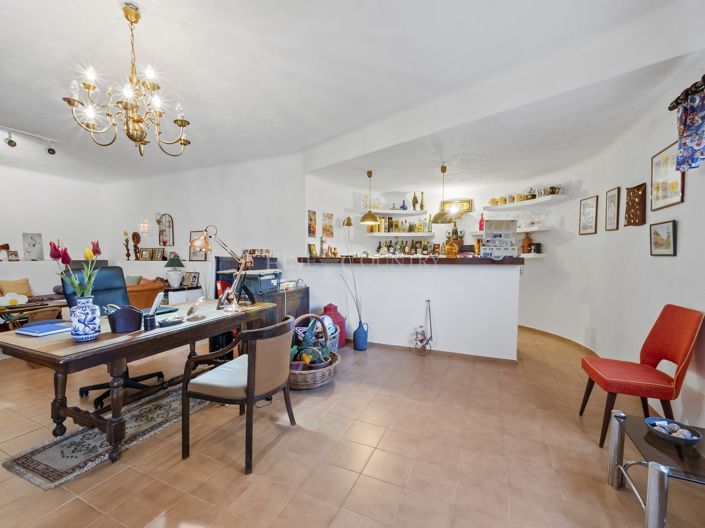 Image No.29-5 Bed Property for sale