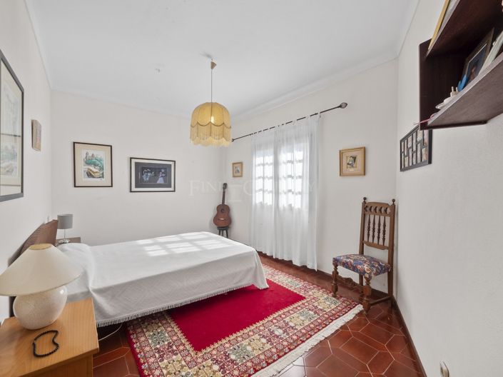 Image No.9-5 Bed Property for sale