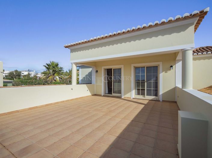 Image No.29-4 Bed Property for sale