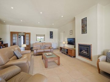 2104-364145-b952a8cbdbc2fd66601ce91bb265b9cce