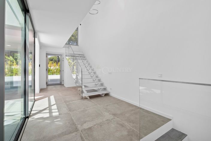 Image No.14-3 Bed Semi-Detached for sale