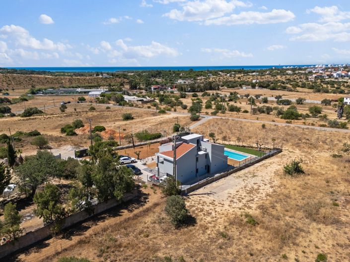 Image No.42-6 Bed Property for sale