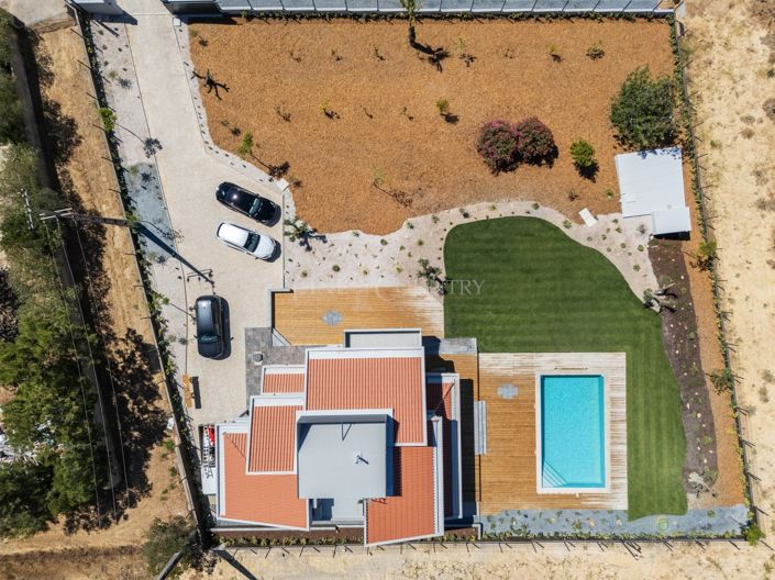 Image No.44-6 Bed Property for sale