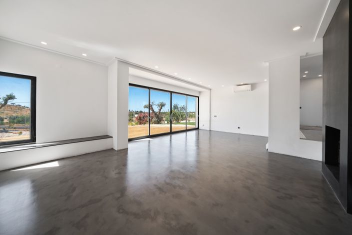 Image No.7-6 Bed Property for sale