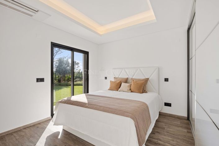 Image No.15-3 Bed Property for sale