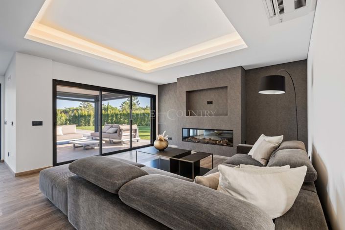 Image No.3-3 Bed Property for sale