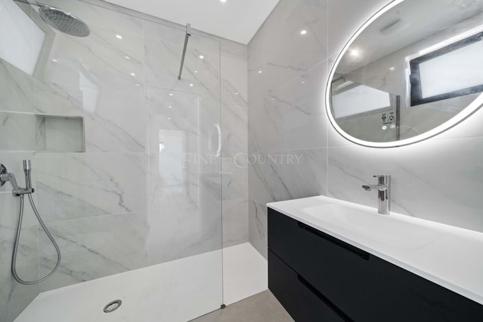 Image No.26-4 Bed Villa for sale