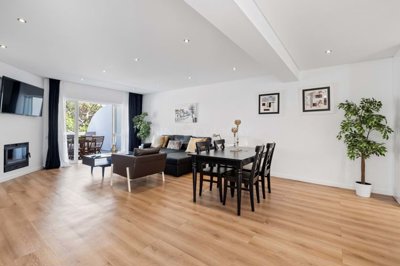 2104-348562-b952a8cbdbc2fd66601ce91bb265b9cce