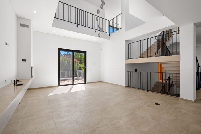 Image No.9-4 Bed Property for sale