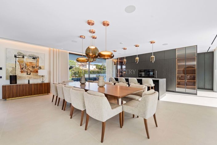 Image No.12-7 Bed Villa for sale