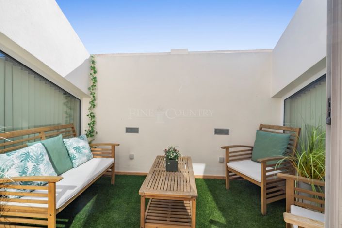 Image No.45-6 Bed Townhouse for sale