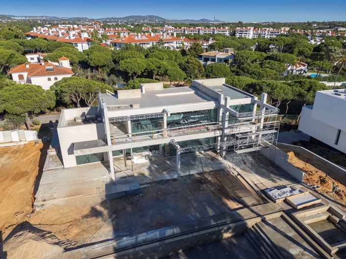 Image No.4-5 Bed Property for sale