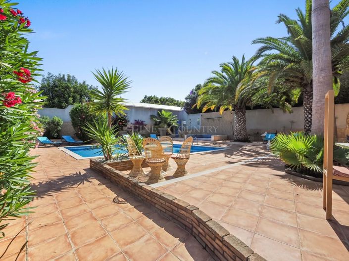 Image No.2-5 Bed Villa for sale