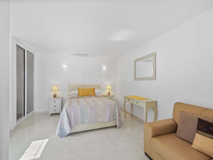 Image No.22-5 Bed Villa for sale